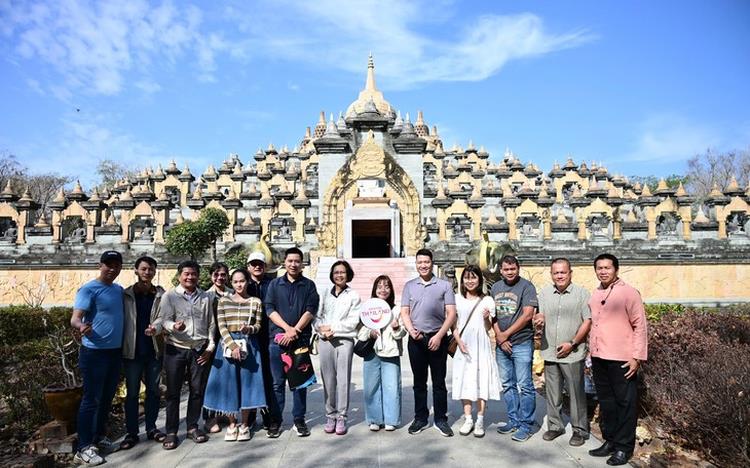 Foreign travel firms rush to attract Vietnamese tourists as summer holiday approaches