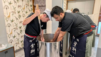 Employees of Takahashi Shouten engage in trial production of sake in New Delhi, India, on Nov. 14. (Courtesy of local subsidiary head Aditya Kumar Vijay)