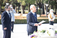 Nihon Hidankyo co-chair Toshiyuki Mimaki (front right) offers a New Year's greeting at a cenotaph for atomic bomb victims at Hiroshima Peace Memorial Park on Tuesday morning.