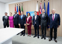 G-7 foreign ministers pose for a photo in The Hague, the Netherlands, on Wednesday.  (Courtesy of the Japanese Foreign Ministry)